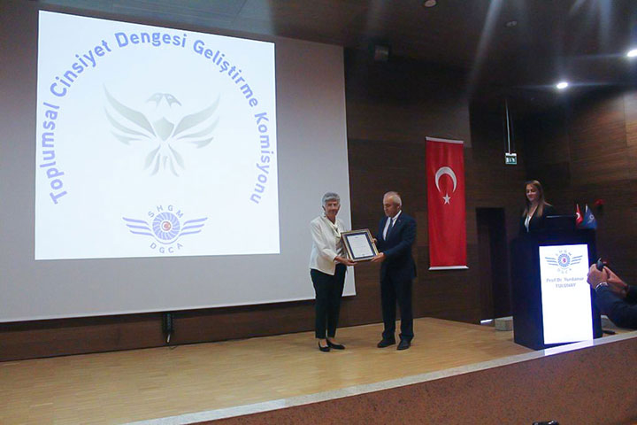 Registry Certification for First Turkish Aviatrices Granted to Prof. Yurdanur Tulunay 