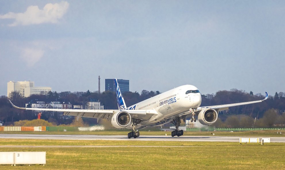 Airbus provides update on March commercial aircraft orders & deliveries and adapts production rates in COVID-19 environment